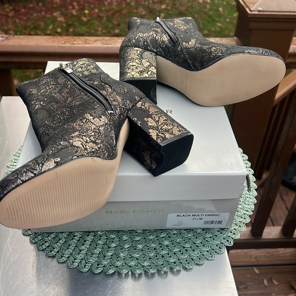 NWT Marc Fisher Newbia Black Floral Brocade size 7.5 booties - Picture 7 of 11